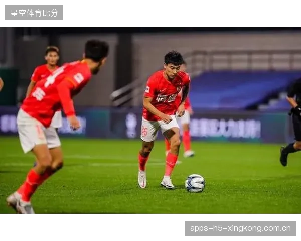 中场主力伤势好转，复出时间或被提前——绿茵场上迎来新曙光